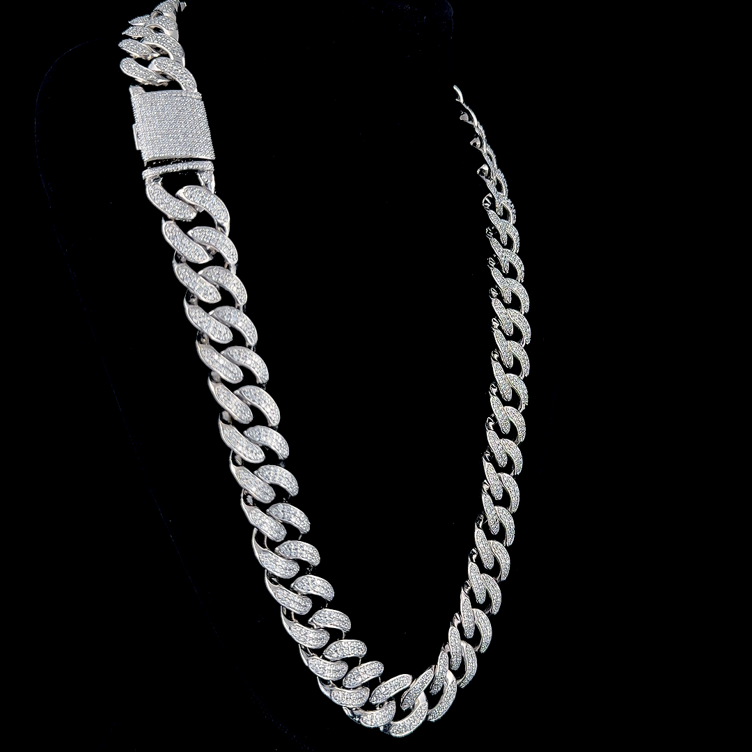 Iced Out Cuban chain with - Moissanite, 925 Silver
